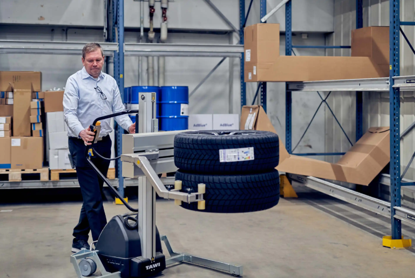 The Significance of Warehouse Trolleys in Increasing Workplace Efficiency and Safety